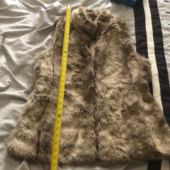 Banana Republic Faux Fur Vest - Picture 8 of 11
